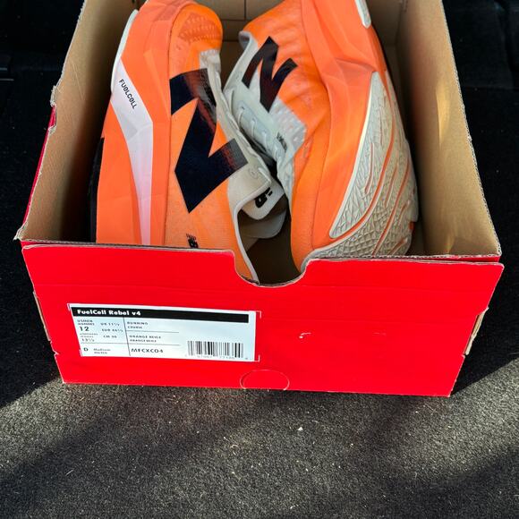 Athletic_Shoes